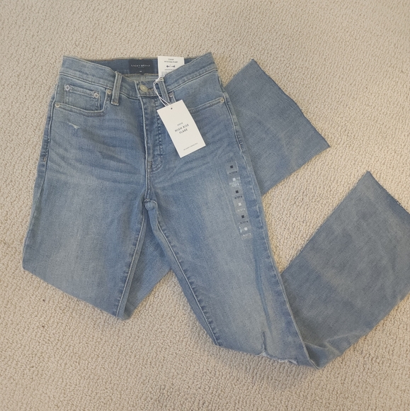NWT High Rise Distressed Lucky Brand Jeans - Picture 4 of 9